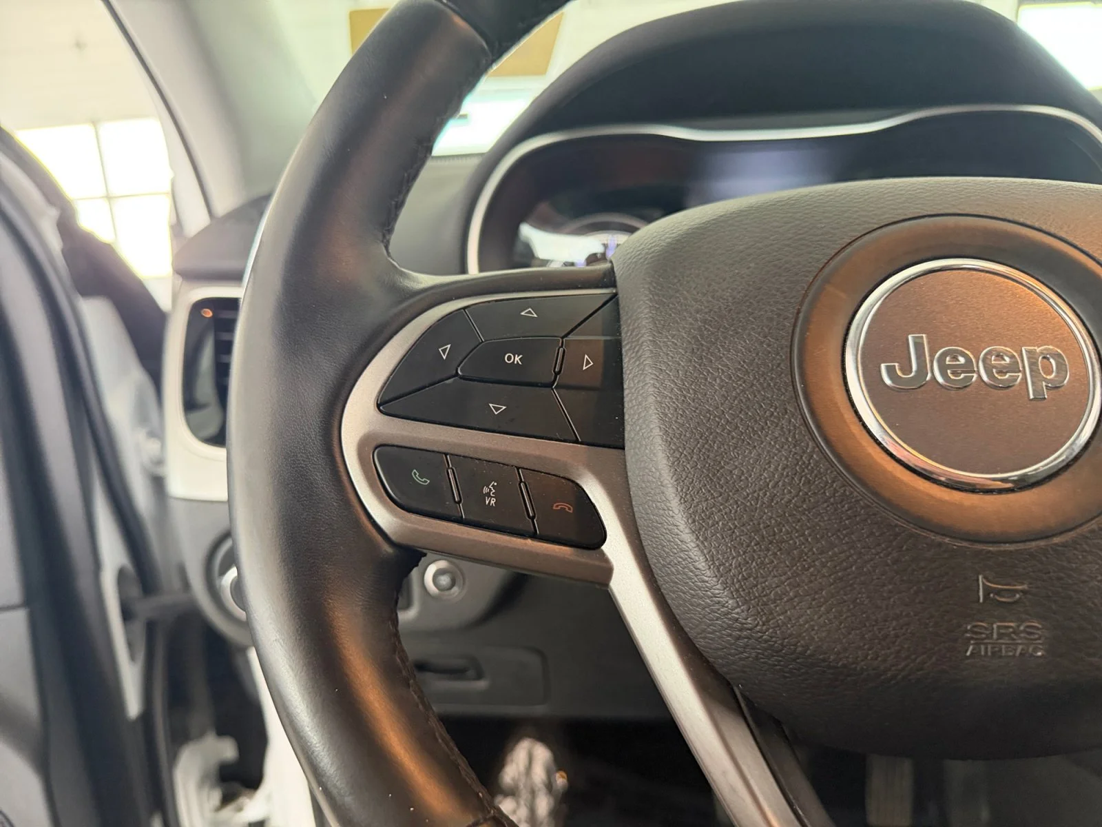 Used 2019 Bright White Clearcoat Jeep Limited image 11