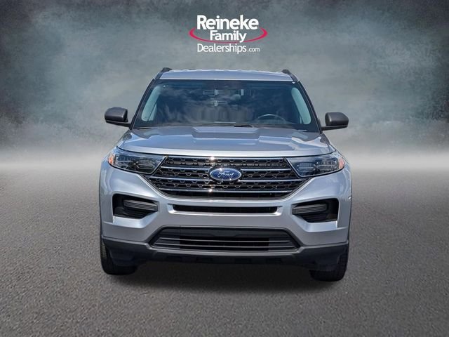 Used 2023 Silver Ford XLT image 2