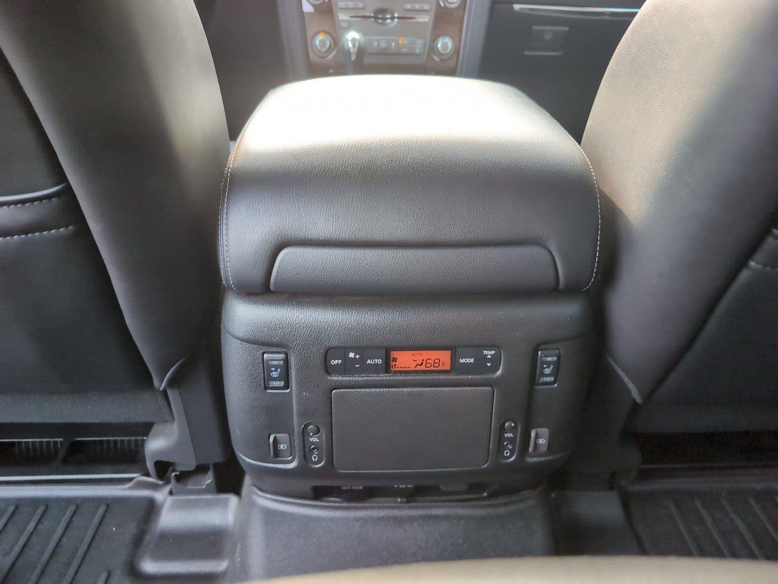 Used 2018 Mocha Almond Nissan Platinum image 33