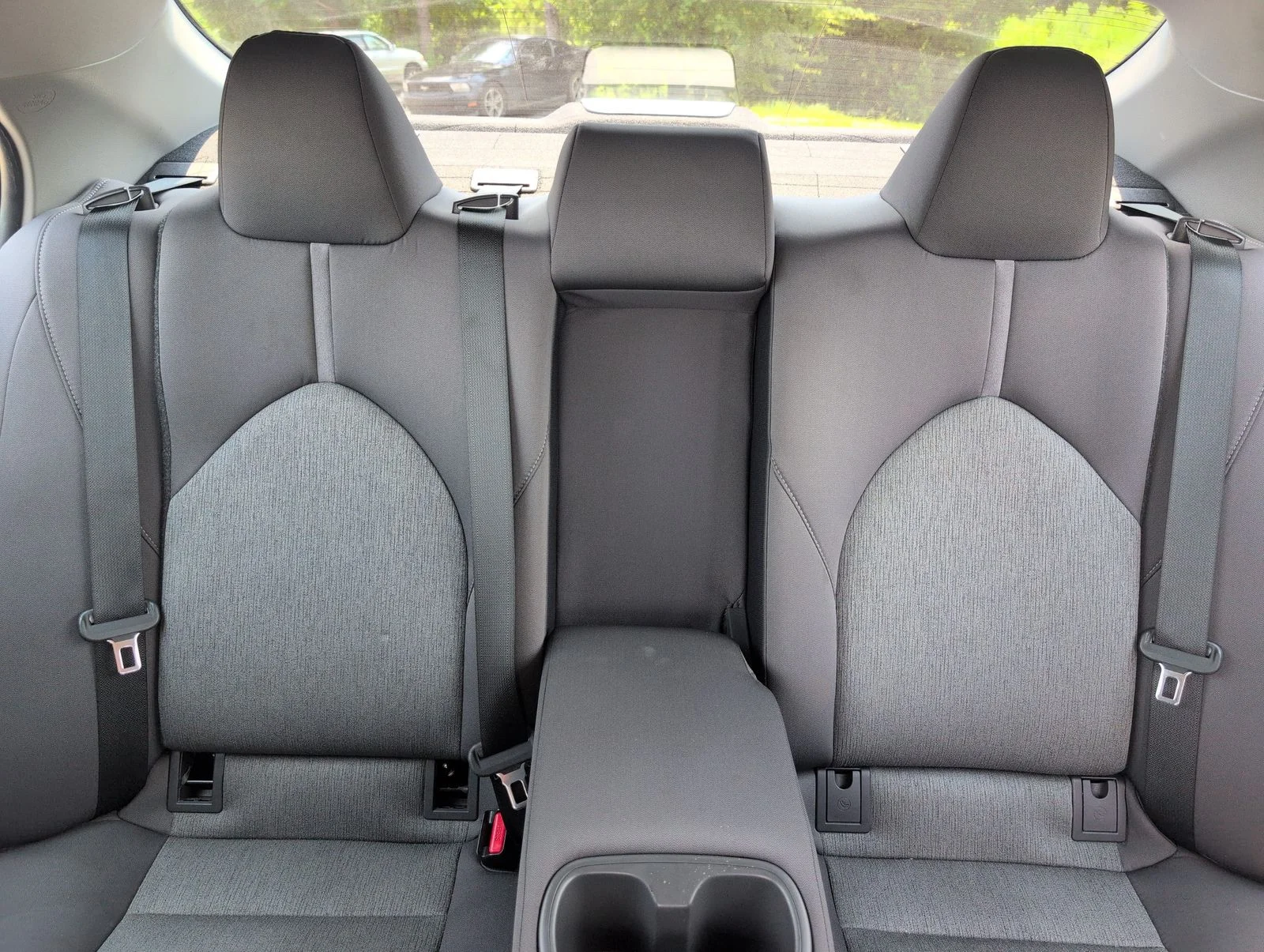Used 2021 White Toyota LE image 28