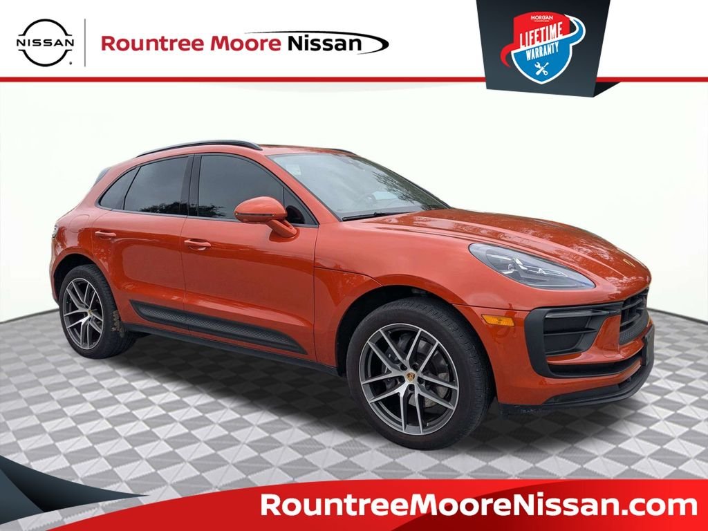 2023 Porsche Macan Base