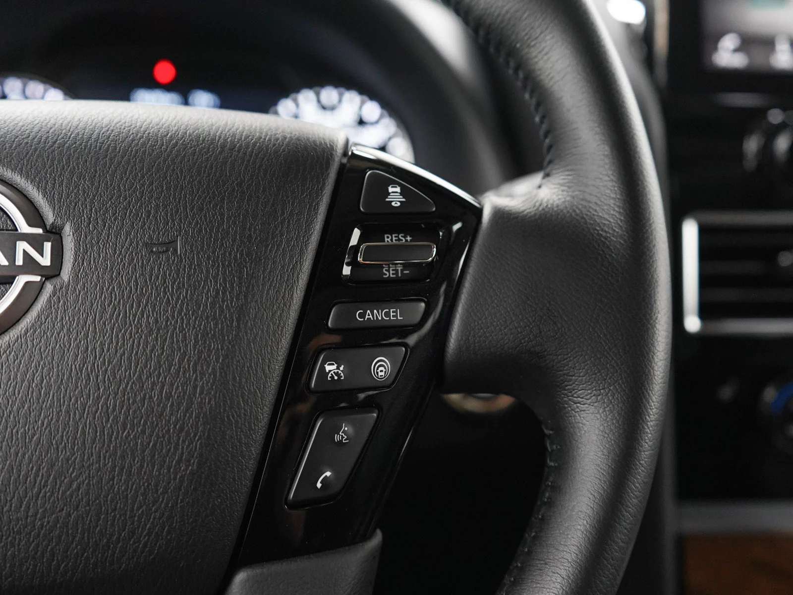 Used 2022  Nissan SL image 26