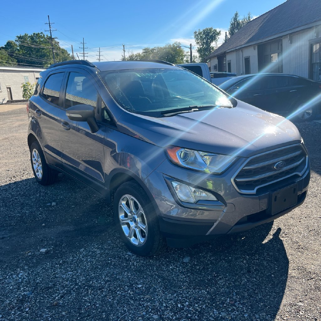 Used 2018 Smoke Metallic Ford SE image 1