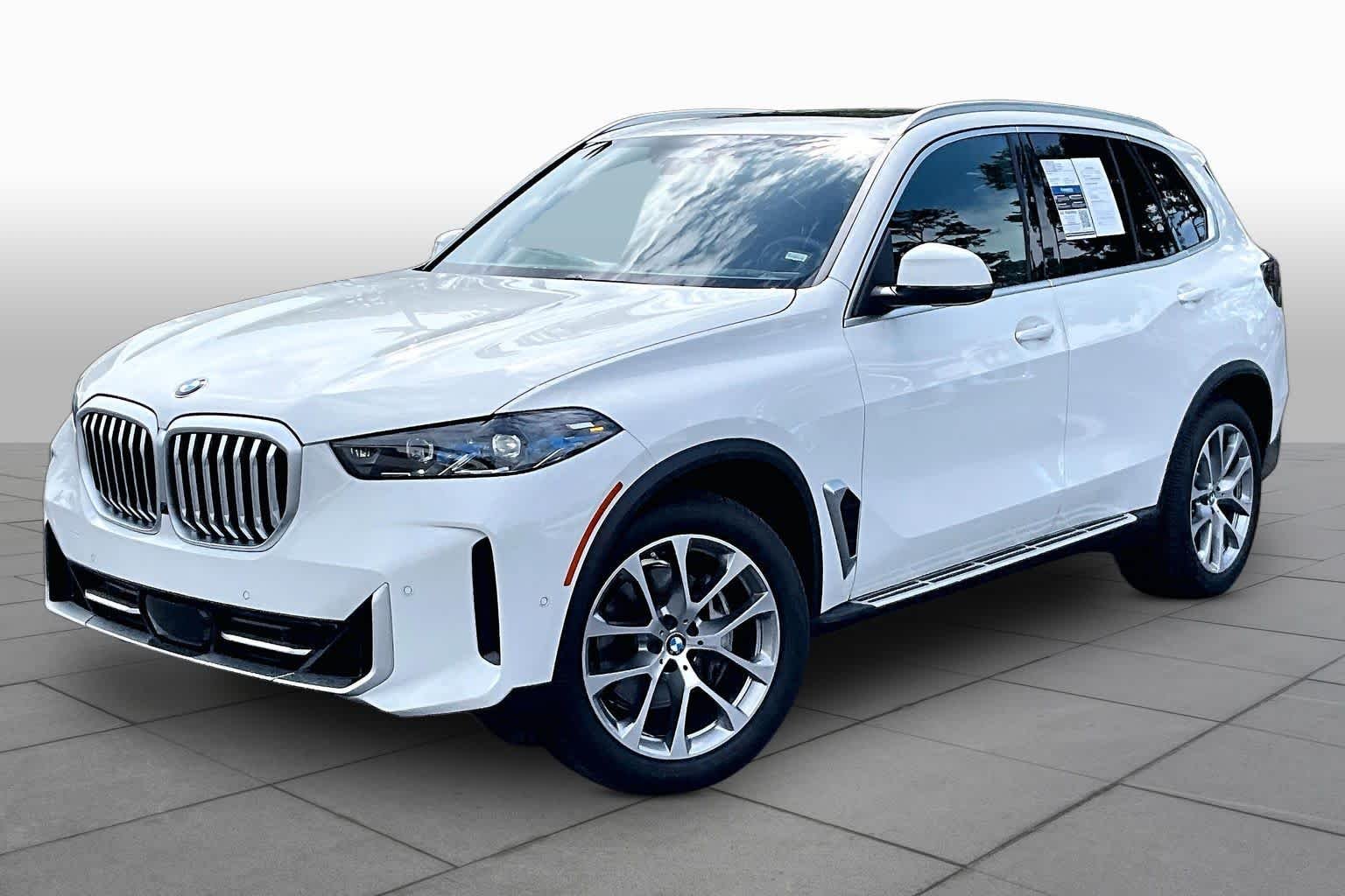 Used 2026 Alpine White BMW sDrive40i image 2