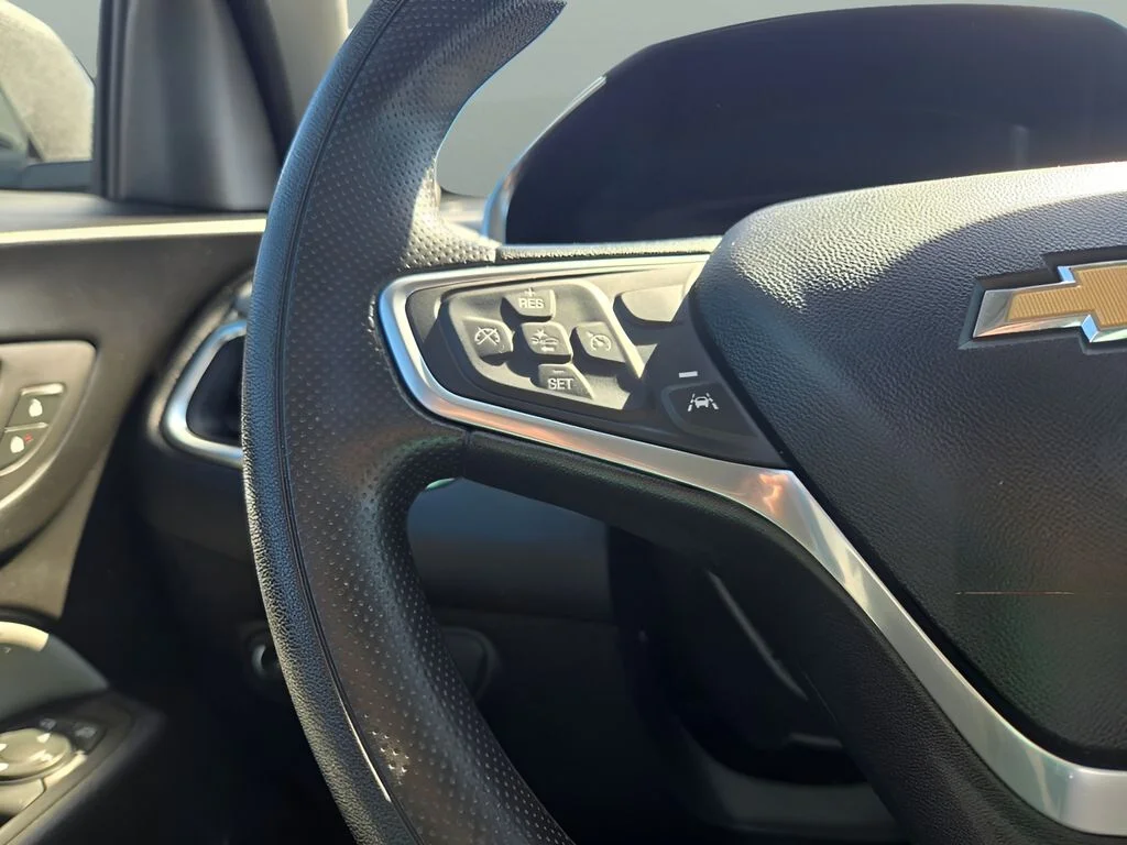 Used 2022 Silver Chevrolet LS image 23
