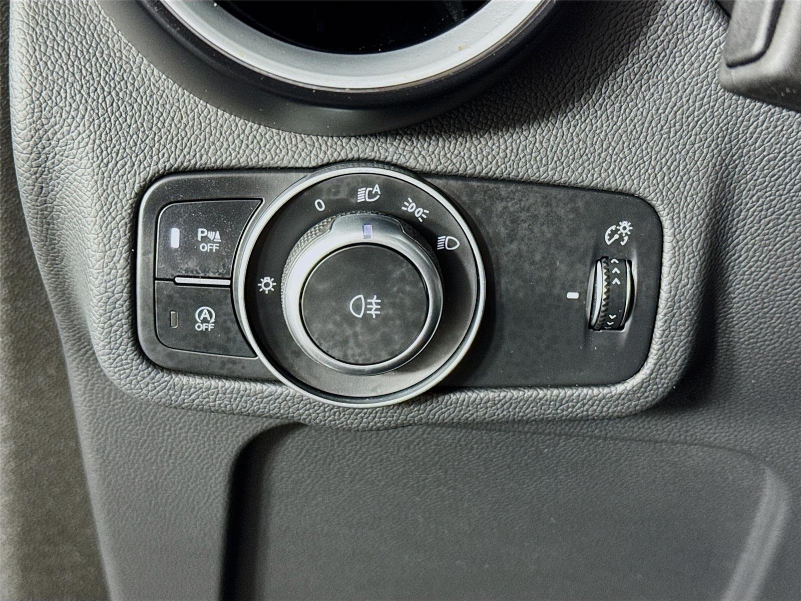 Used 2025 Moonlight Gray Metallic Alfa Romeo Base image 10