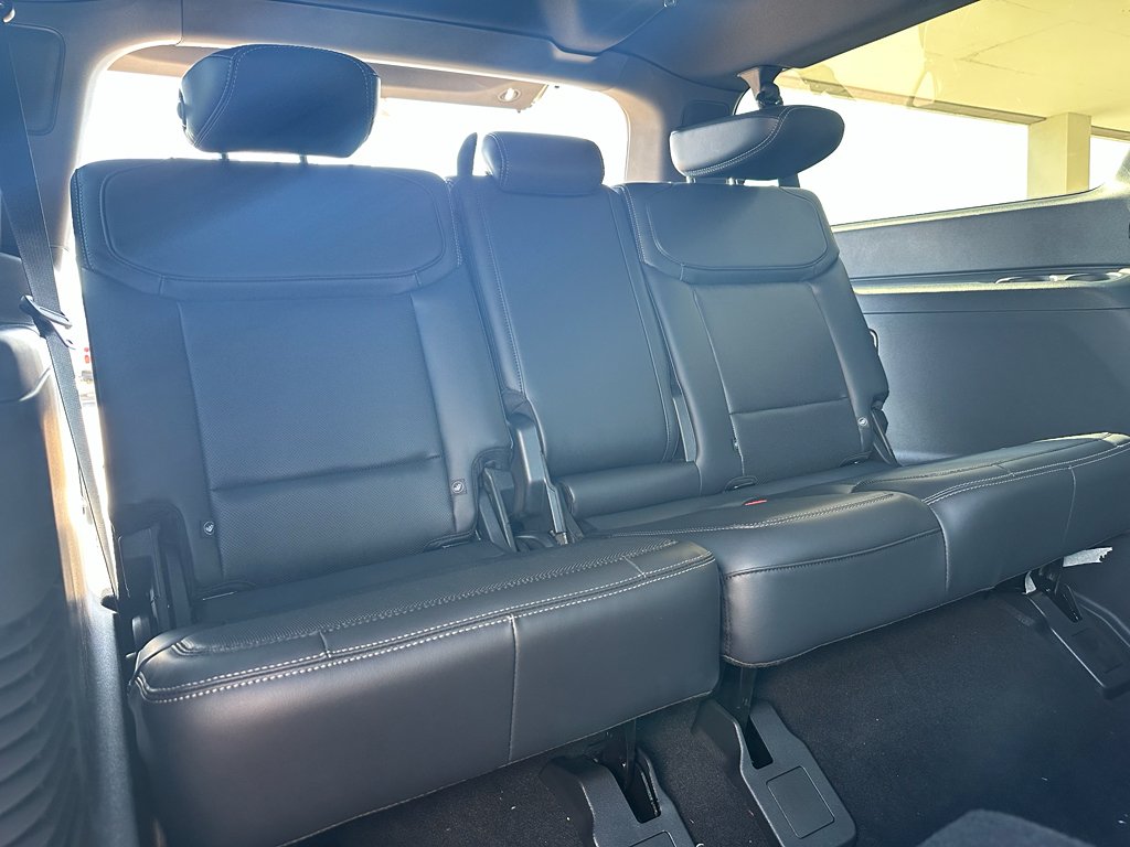 New 2026 Dark Matter Gray Metallic Ford MAX Platinum® image 39