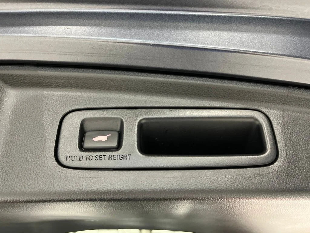 Used 2026 Meteorite Gray Metallic Honda EX-L image 32