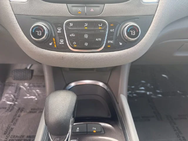 Used 2025 Mineral Gray Metallic Chevrolet 1LT image 21