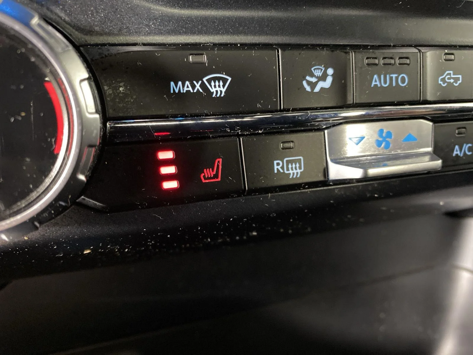 Used 2023 Hot Pepper Red Tinted Clearcoat Ford XLT image 6