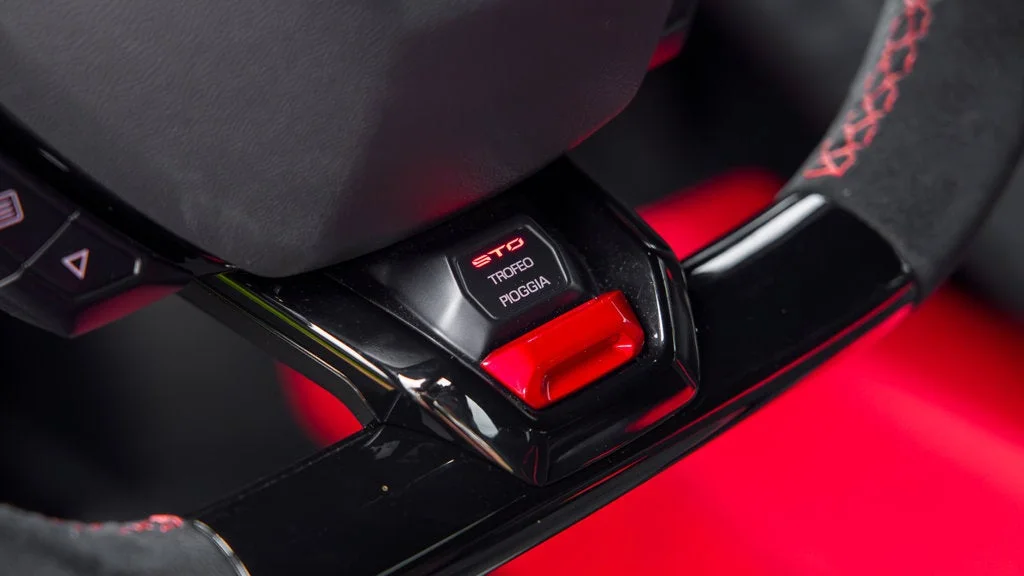 Used 2022 Verde Scandal Metallic Lamborghini Base image 19