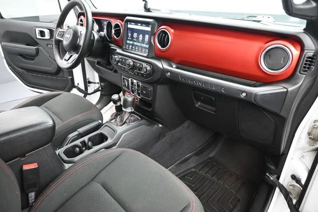 Certified Used 2019 White Jeep Unlimited Rubicon image 28