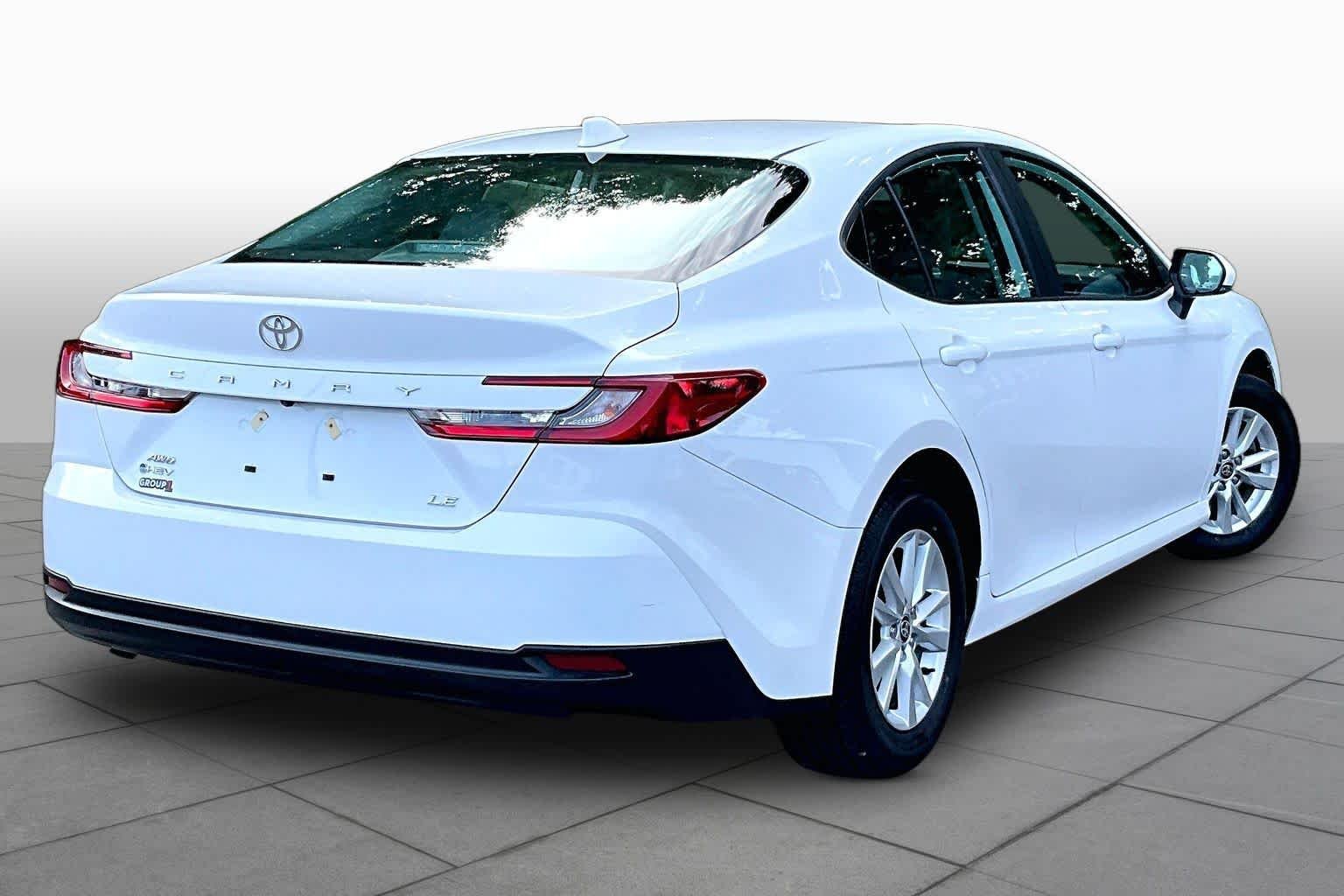 Used 2025 Ice Cap Toyota LE image 13
