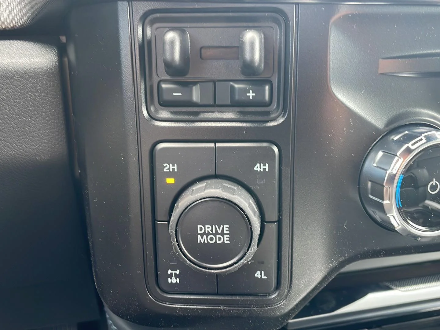 New 2026 Glacier Gray Metallic Tri-Coat Ford Platinum image 23