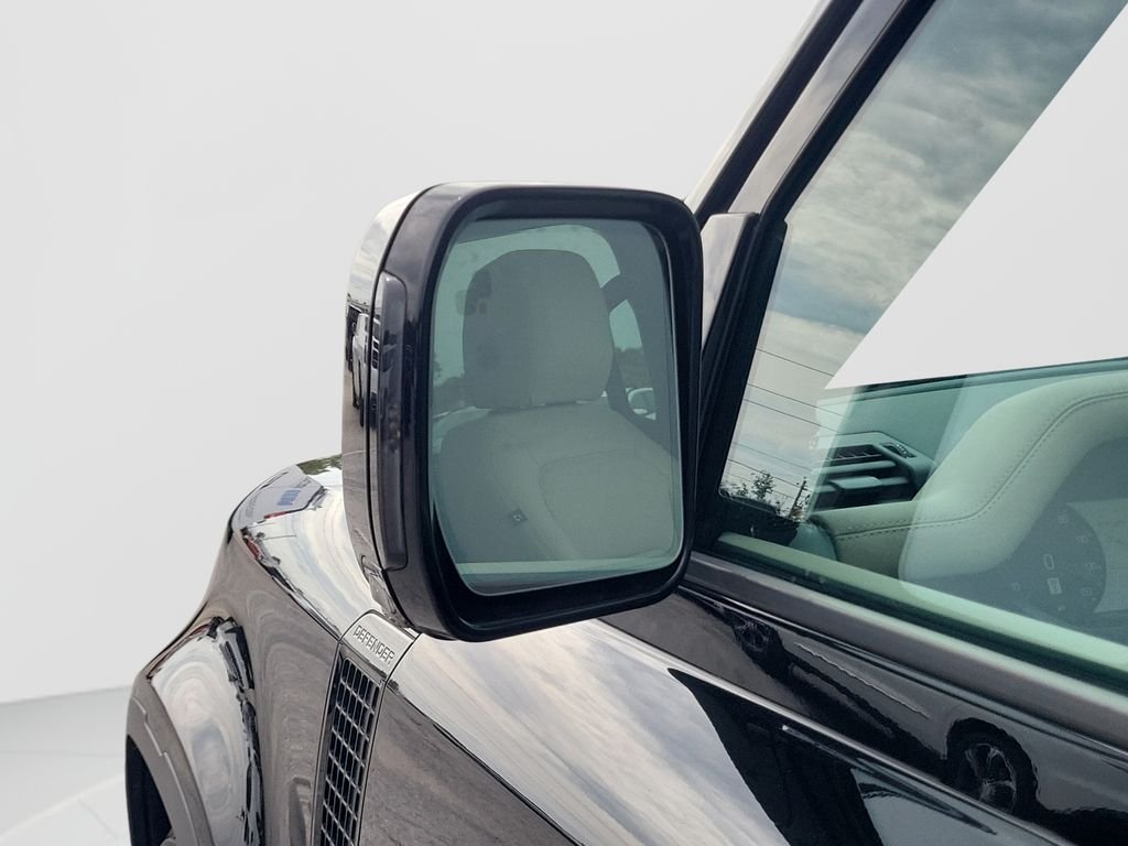 Used 2024 Black Land Rover S image 27