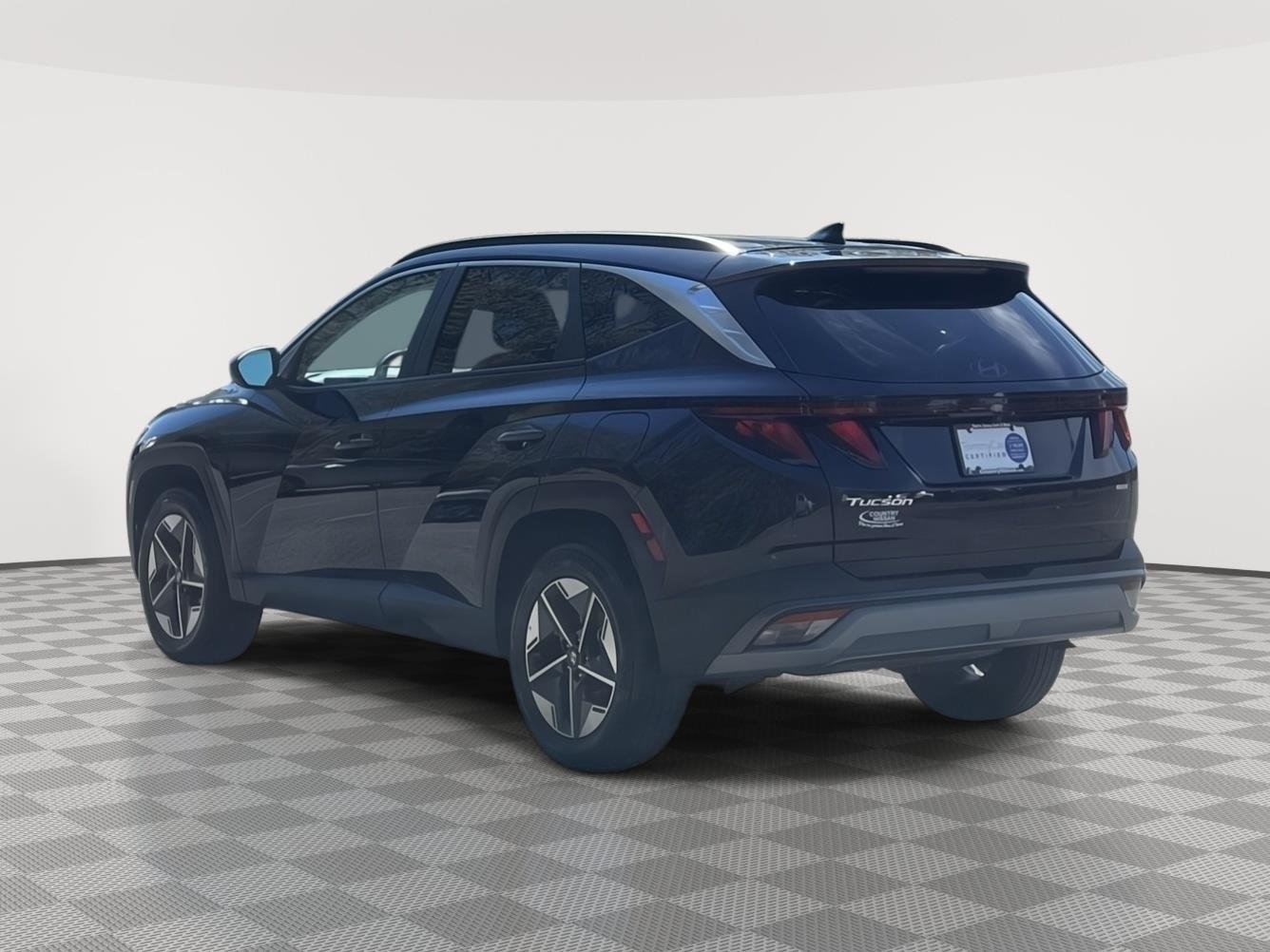 Used 2025 Phantom Black Hyundai SEL image 7