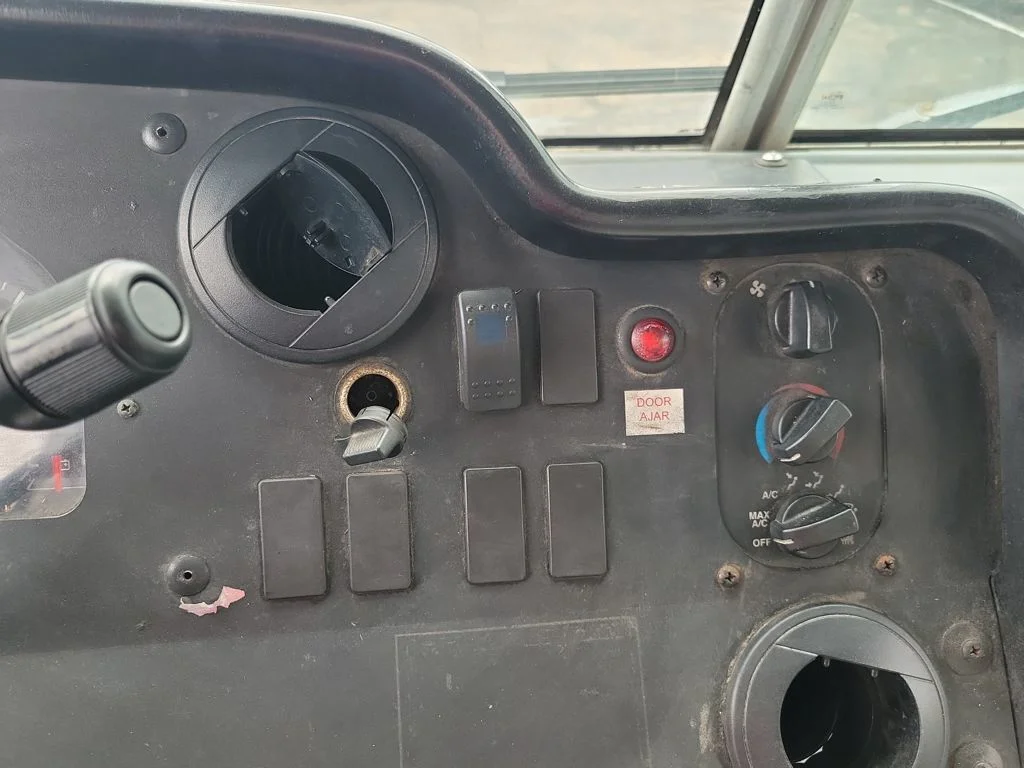 Used 2012  Ford Base image 23