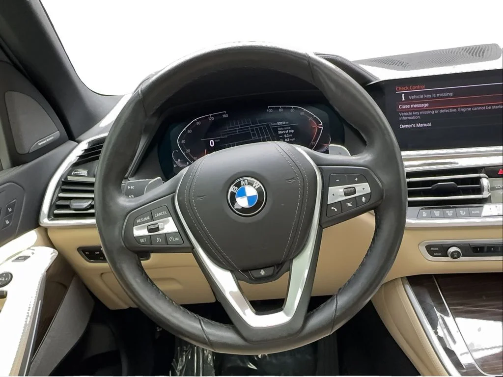 Used 2021 White BMW sDrive40i image 39