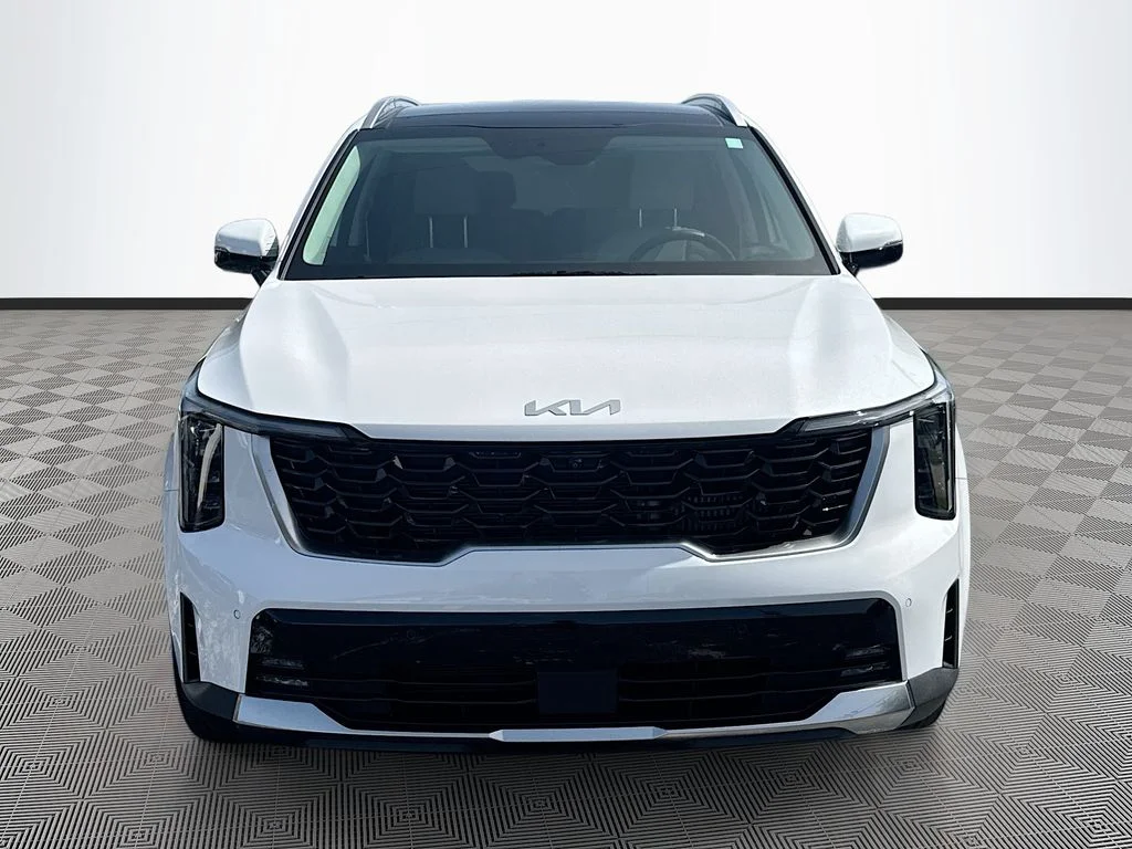 Used 2025 White Kia SX image 2
