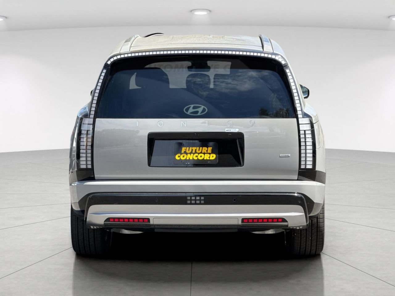 New 2026 Gray Hyundai SEL image 4