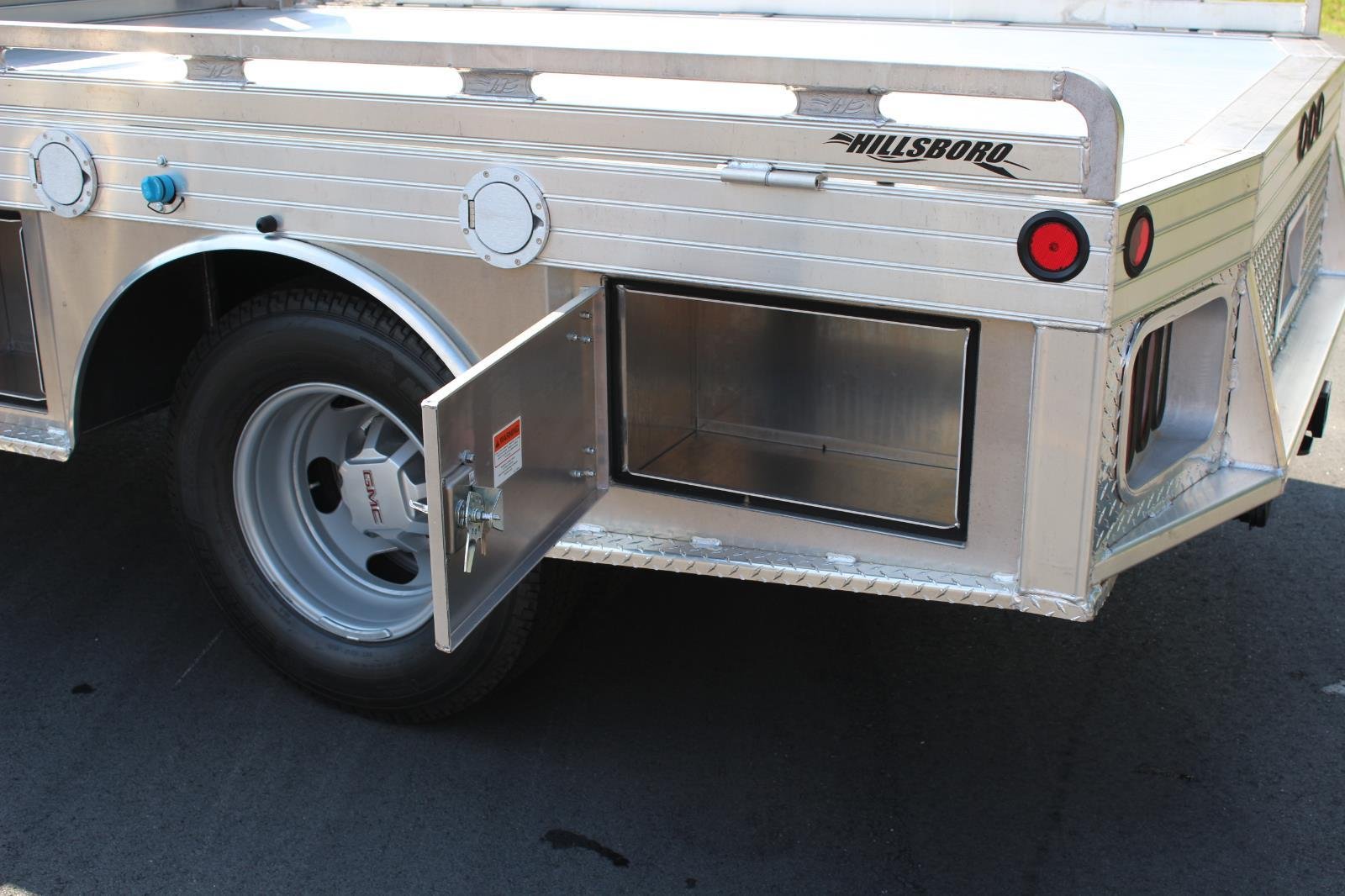 New 2026 Summit White GMC Pro image 17