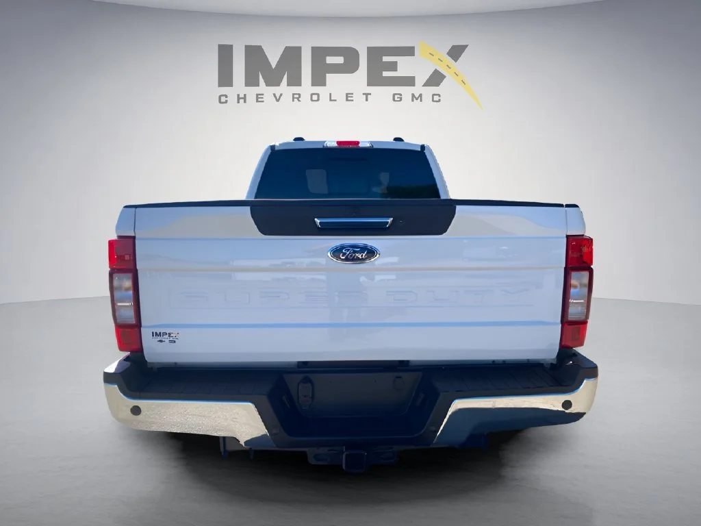 Used 2021 White Ford XL image 3