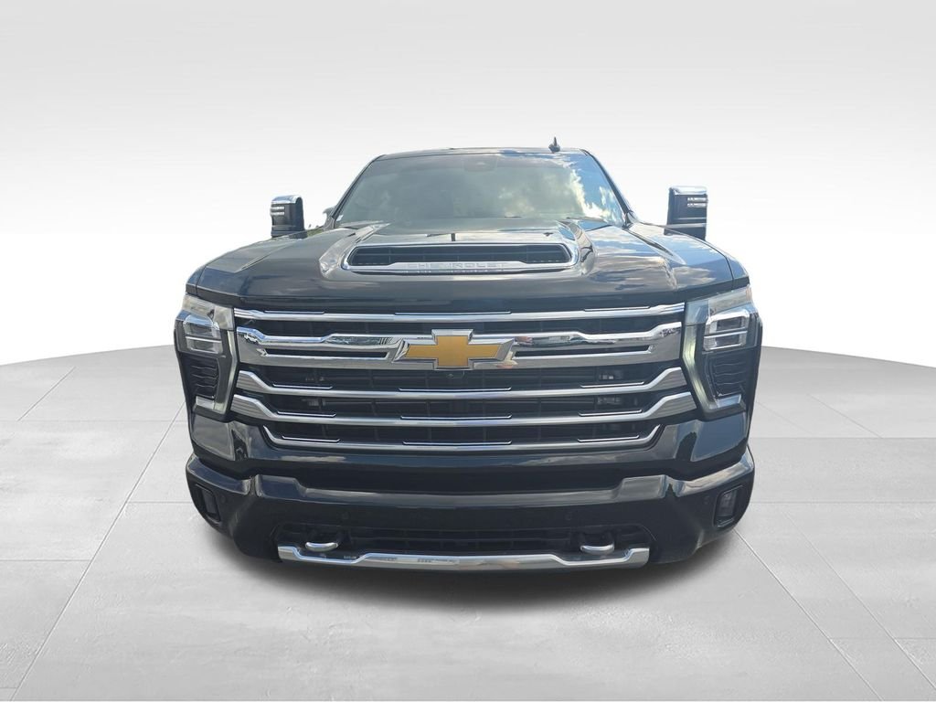 Used 2024 Black Chevrolet High Country image 8