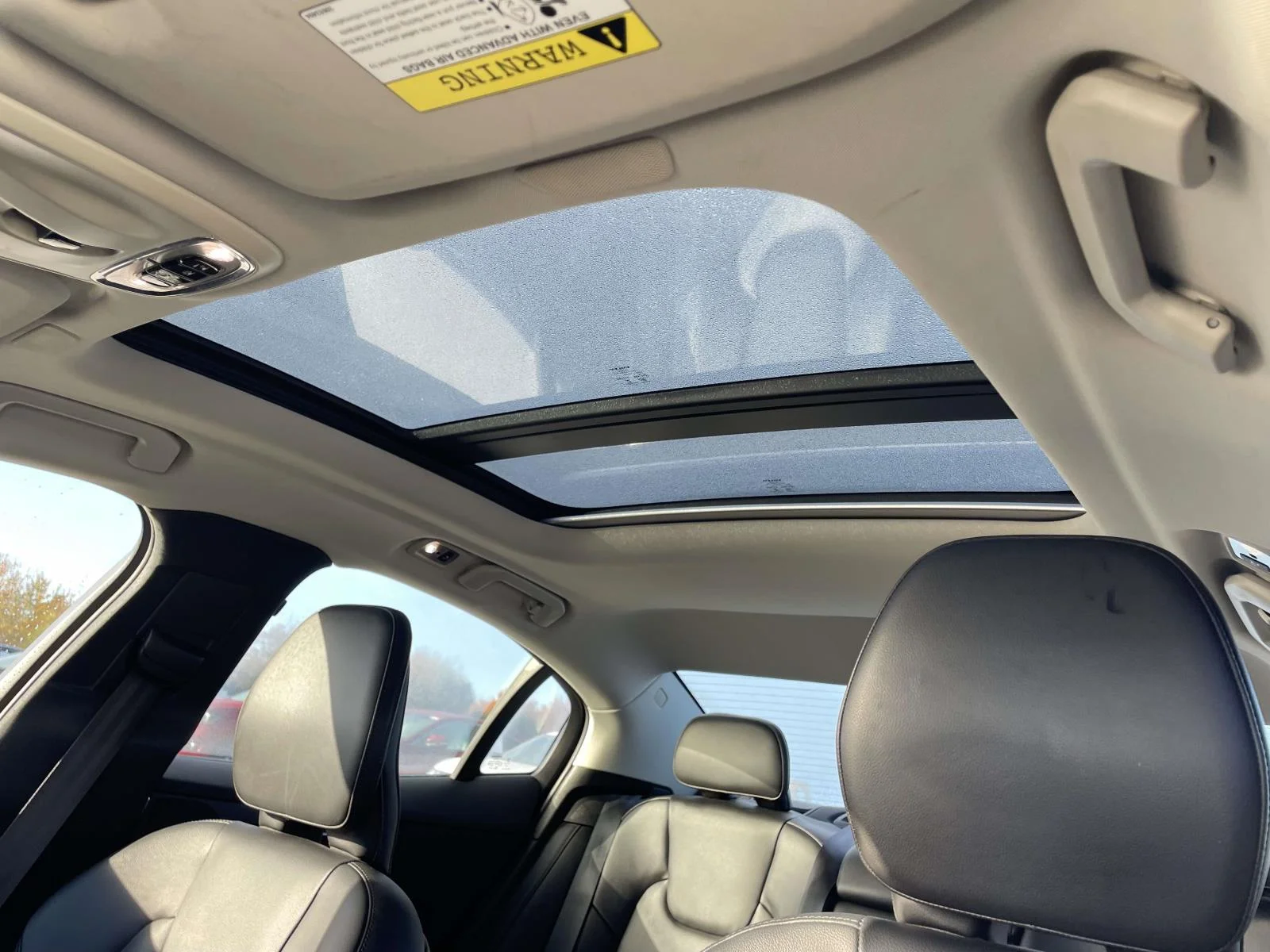 Used 2020 Black Stone Volvo Momentum image 9