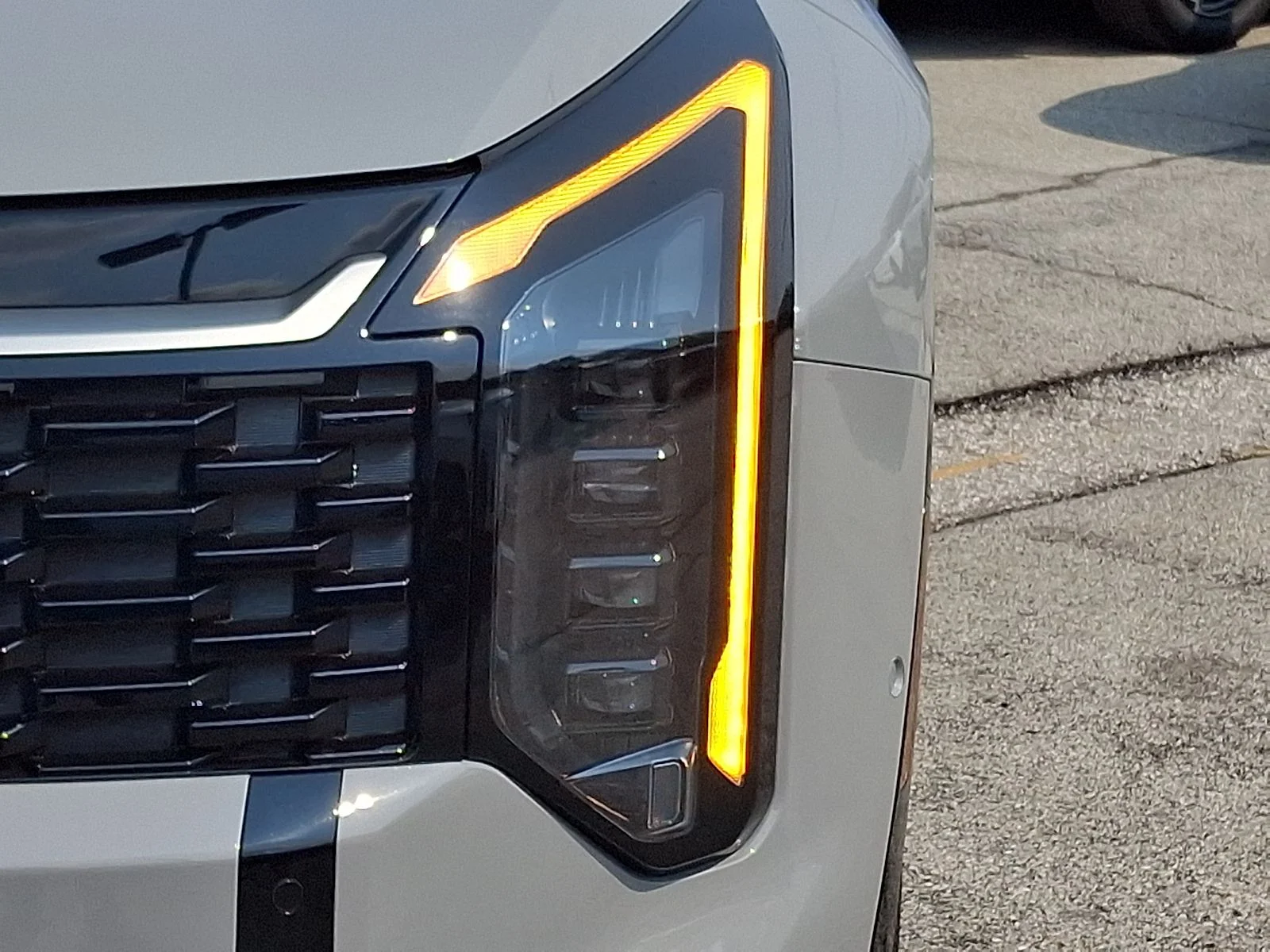 New 2027 Gray Kia SX-Prestige image 7