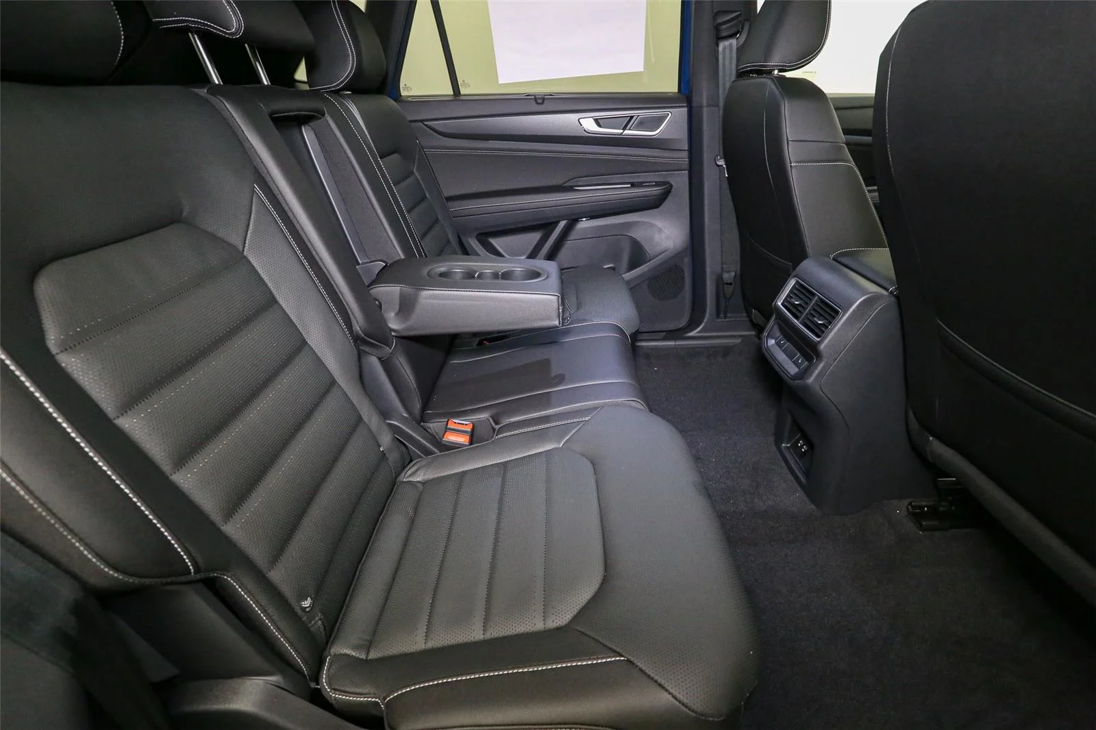 New 2026 Deep Black Pearl Volkswagen 2.0T SEL R-Line Black image 17