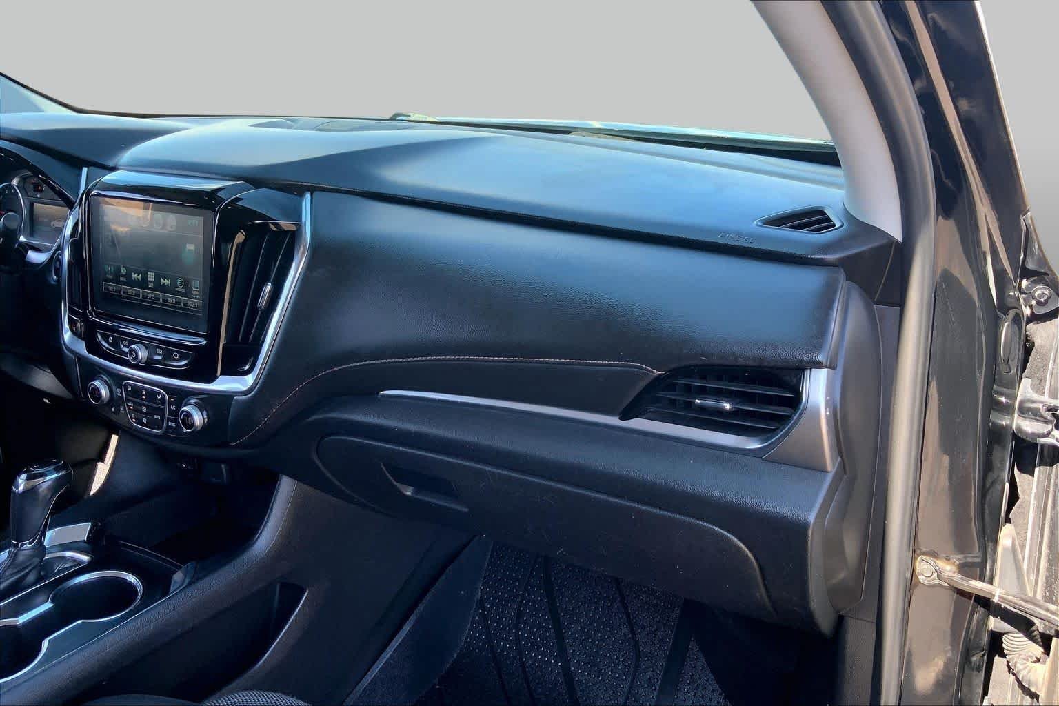 Used 2018 Mosaic Black Metallic Chevrolet LT Cloth image 18
