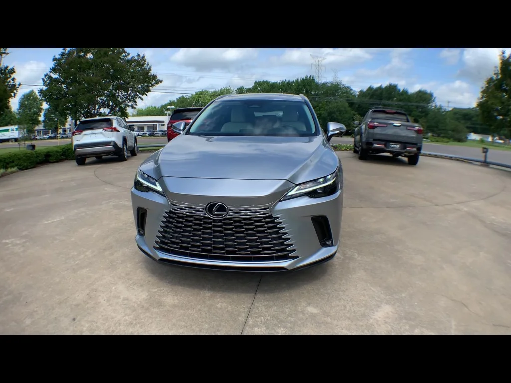Used 2024 Iridium Lexus Premium+ image 3