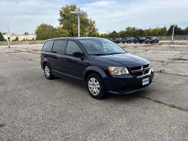 Used 2015 True Blue Pearlcoat Dodge SE image 14