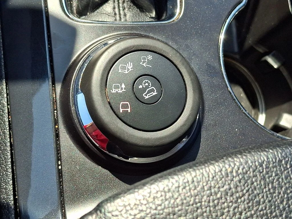 Certified Used 2018 Magnetic Ford Limited image 27