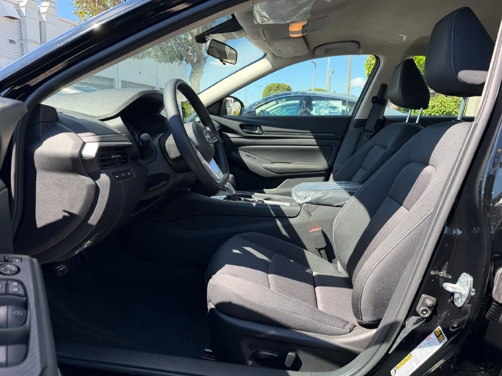 New 2026 Black Nissan 2.5 SV image 4