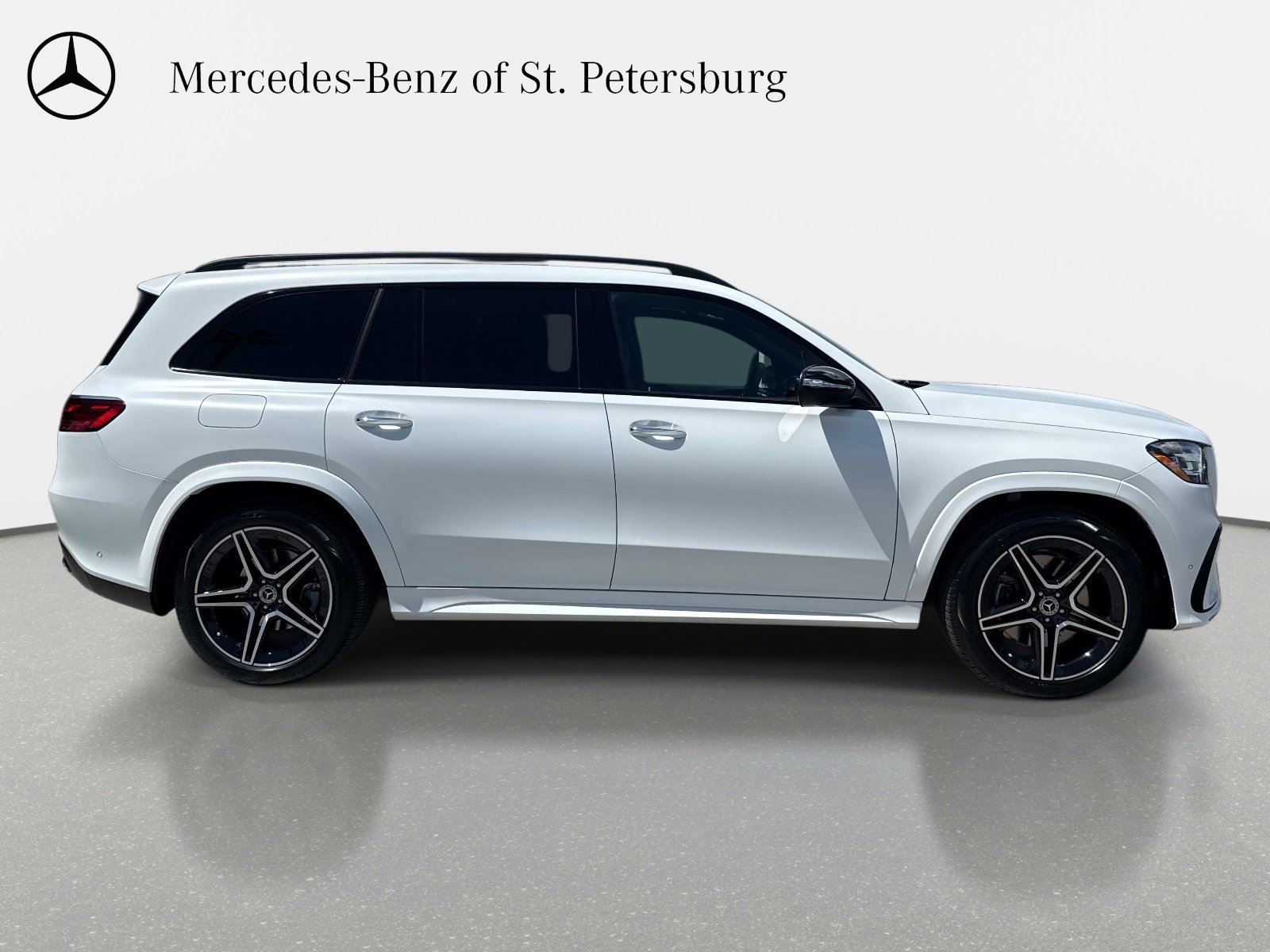 New 2026 Moonlight White Mercedes-Benz 450 4MATIC® SUV image 6