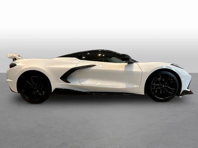 Used 2024 White Chevrolet Stingray image 8