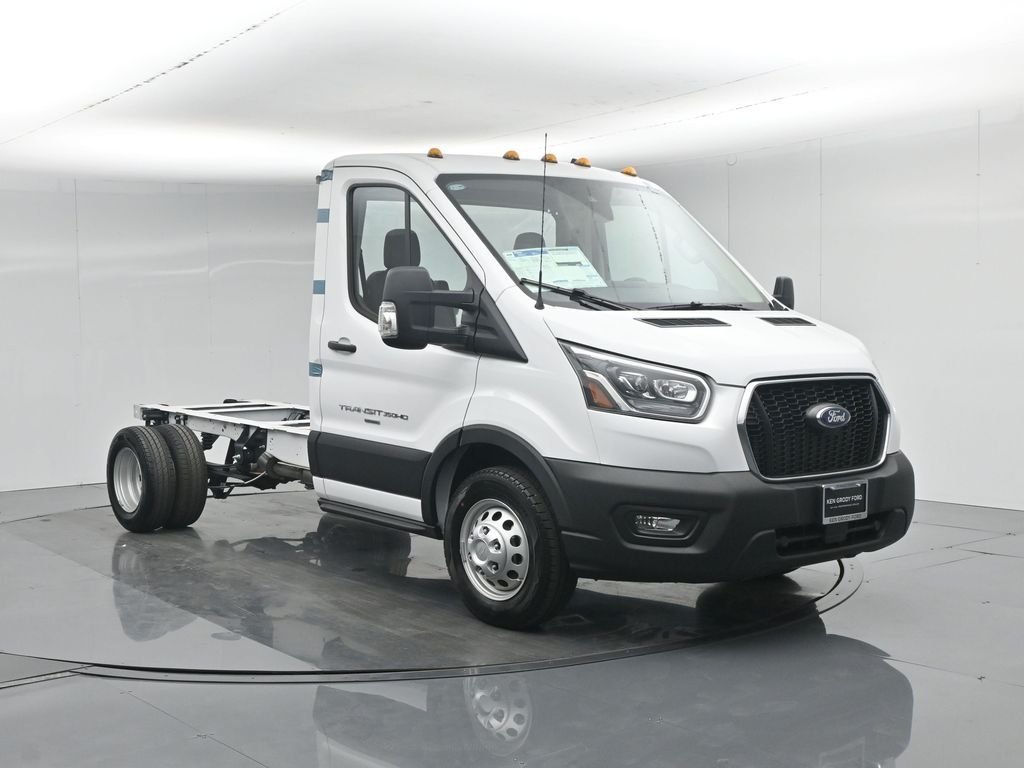 2025 Ford Transit's photo