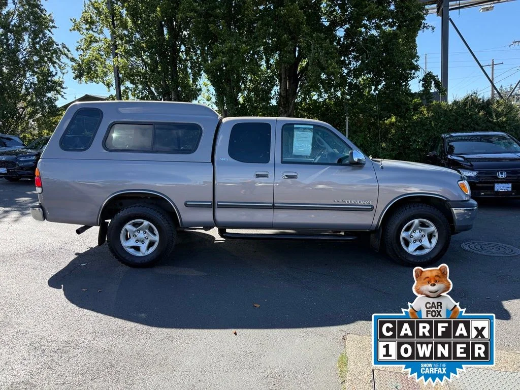 Used 2000 Gray Toyota SR5 image 11