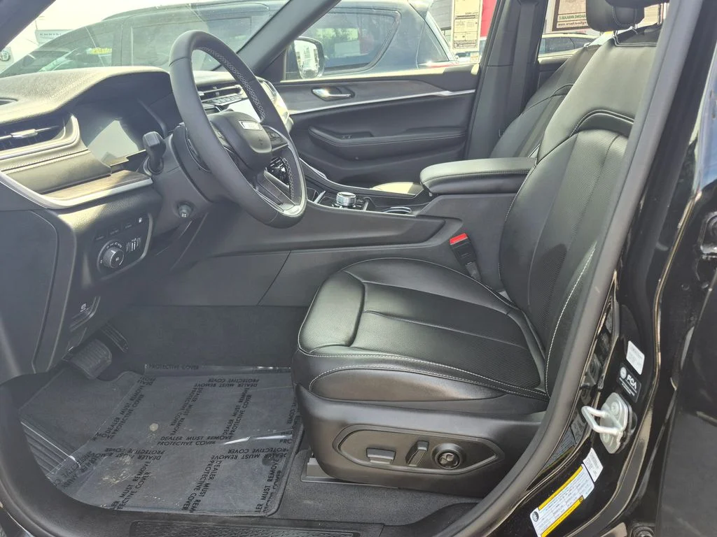 1C4RJYB61RC133933
