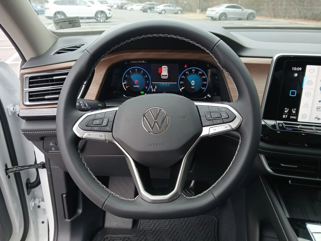 New 2026 White Volkswagen 2.0T SE w/Technology image 14