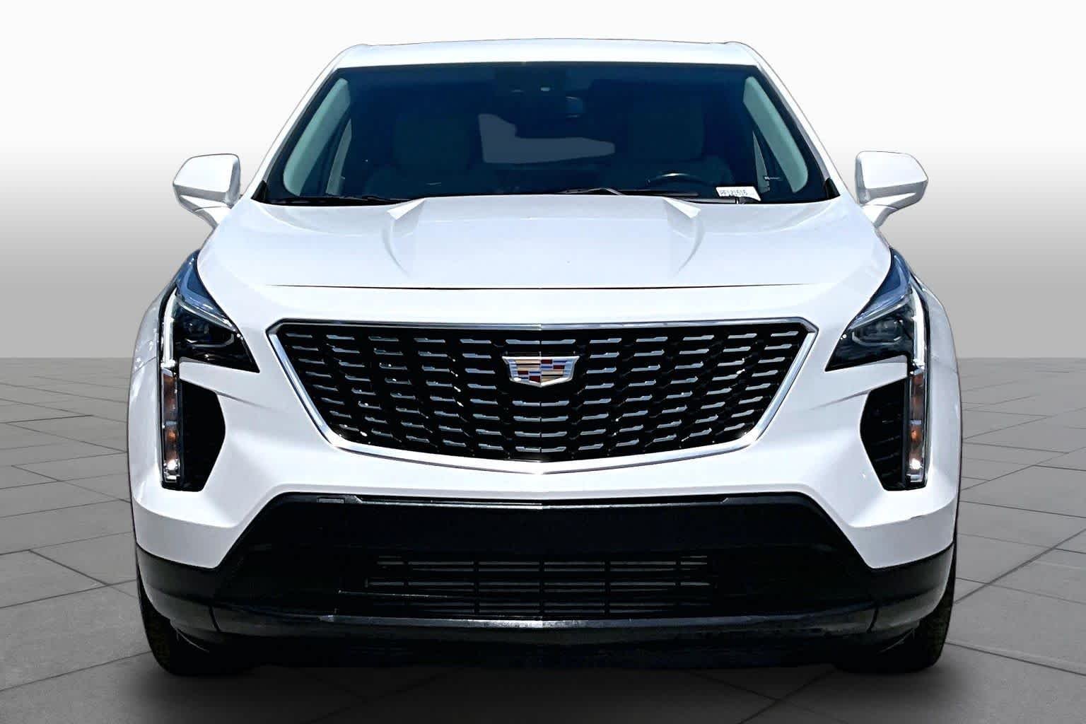 Used 2023 Crystal White Tricoat Cadillac FWD Luxury image 4