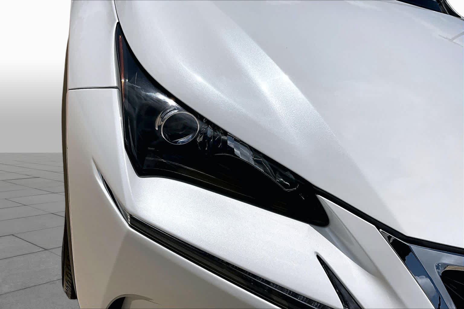 Used 2016 Eminent White Pearl Lexus  image 28