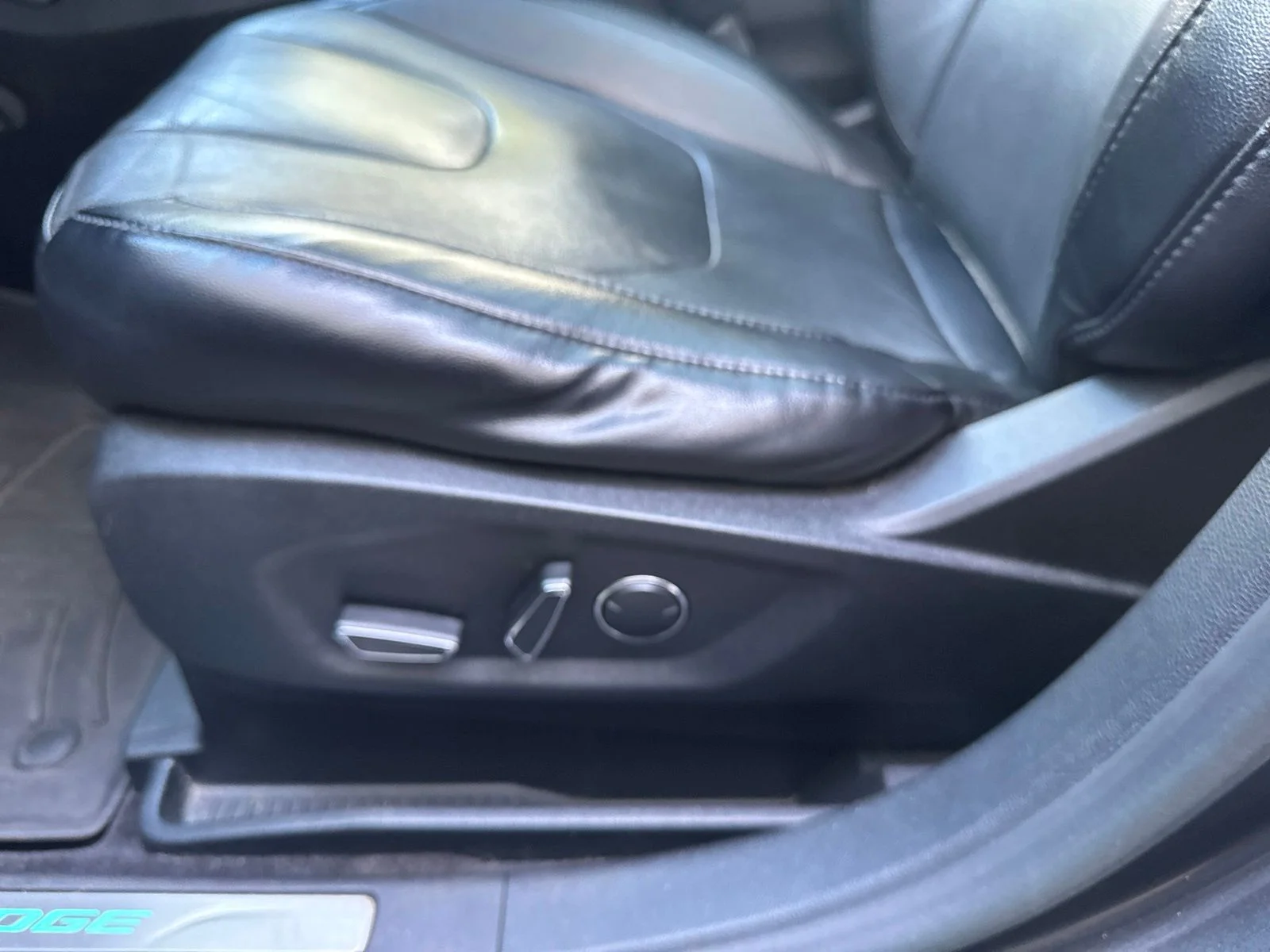 Used 2016 Magnetic Metallic Ford Titanium image 43