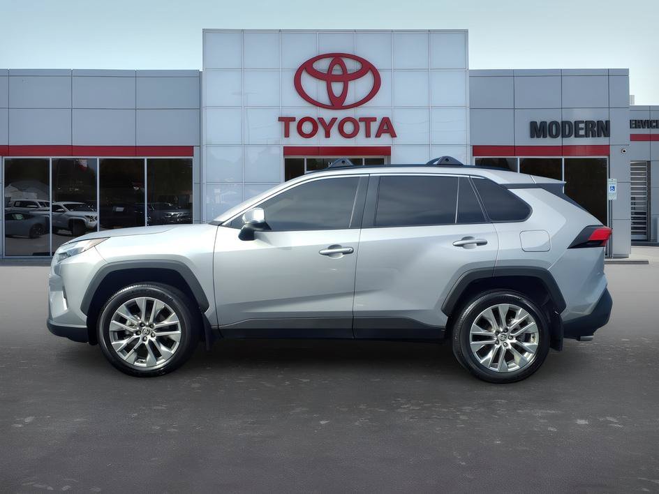 Used 2024 Silver Sky Metallic Toyota XLE Premium image 2