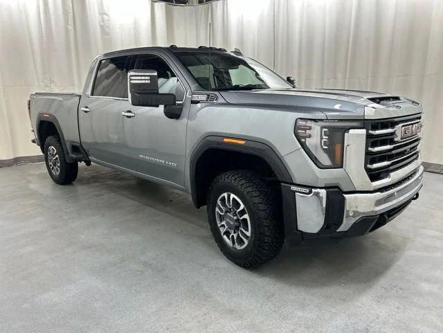 2024 GMC Sierra SLT 4WD Crew Cab Standard Box's photo