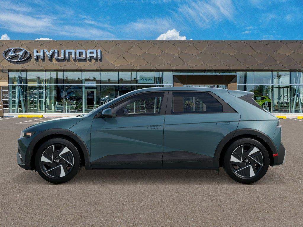 New 2026 Green Hyundai SE image 3