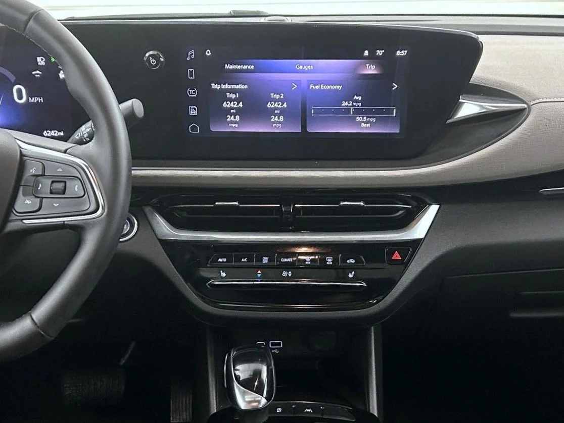 Used 2024 Red Buick Avenir image 12
