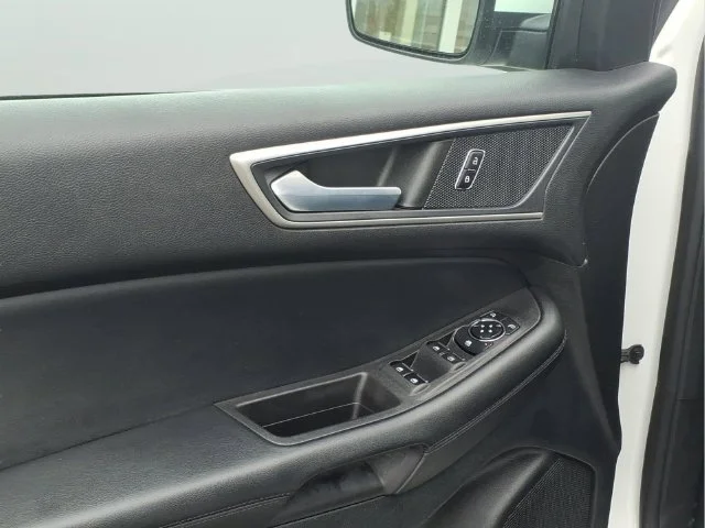 Used 2023 White Ford SEL image 17