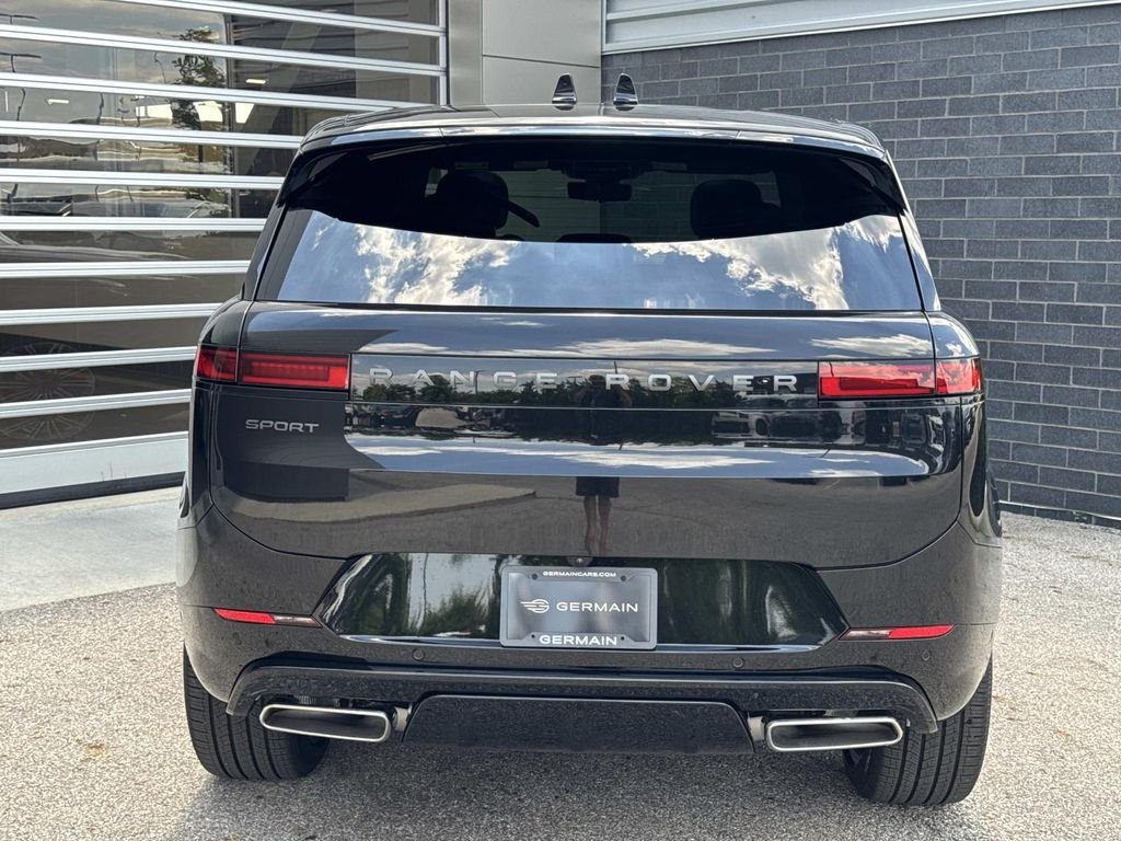 New 2026 Santorini Black Land Rover Dynamic SE image 5